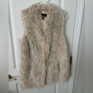 Vintage Rachel Zoe Faux Fur Cream Black Satin Lined Vest. L NWOT